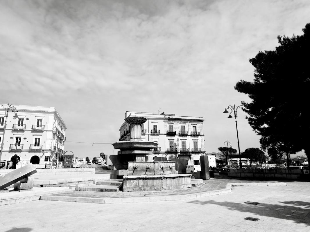 Piazza Fontana - Taranto