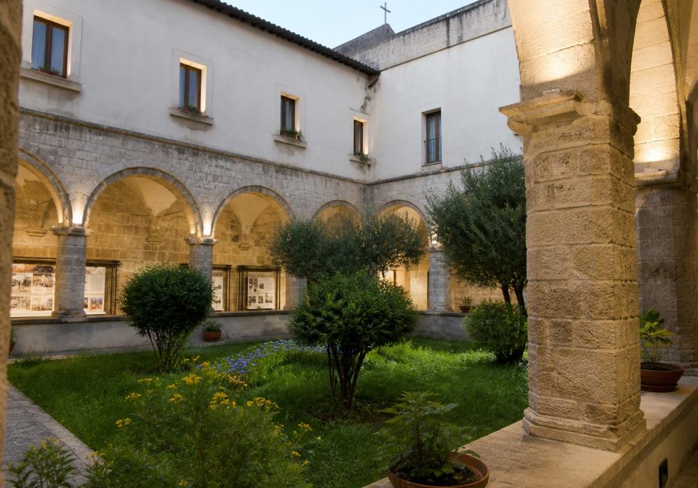 Chiostro del convento di San Domenico - Taranto