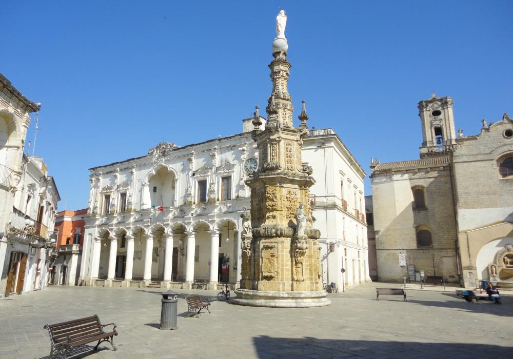Nardò - Lecce - Piazza Salandra - Wikipedia.