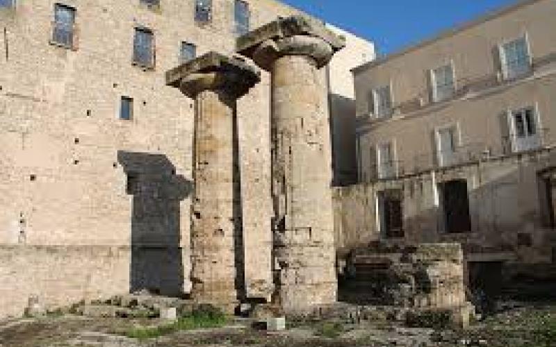 Taranto Tempio di Poseidone - Colonne Doriche
